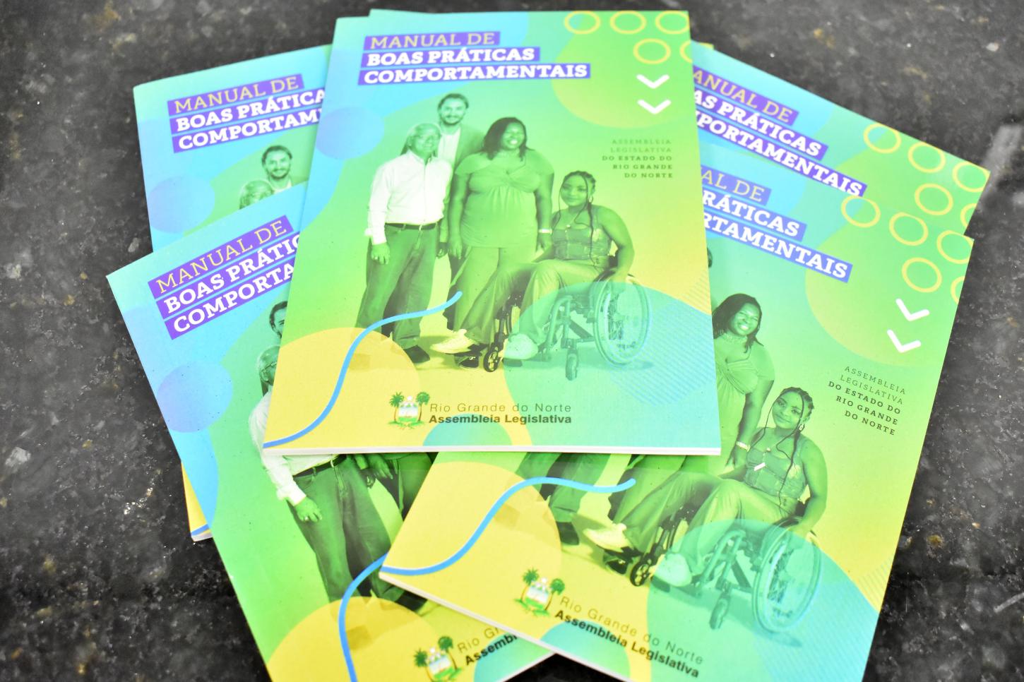 Assembleia Legislativa do RN lança manual para promover boas práticas comportamentais e combater discriminação