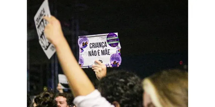 Movimentos sociais de Mossoró organizam semana de atividades contra a criminalização das mulheres e pela legalização do aborto