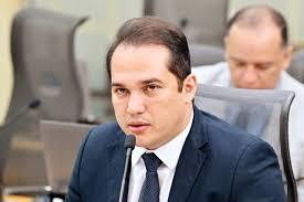 Novo projeto de lei exige adaptação de carrinhos de compras para pessoas com deficiência no RN