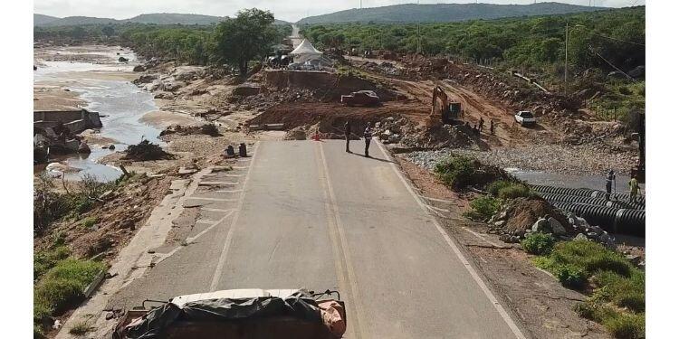 Obras de reconstrução da ponte de Lajes na BR-304 avançam informa DNIT