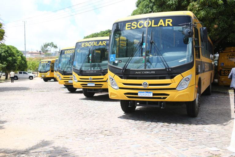 RN recebe 21 novos ônibus escolares para substituir frotas incendiadas