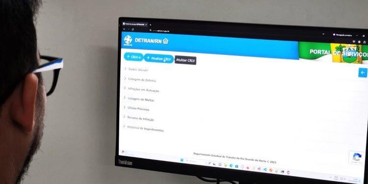 Mais de 570 mil veículos estão com Taxa de Licenciamento em atraso no RN