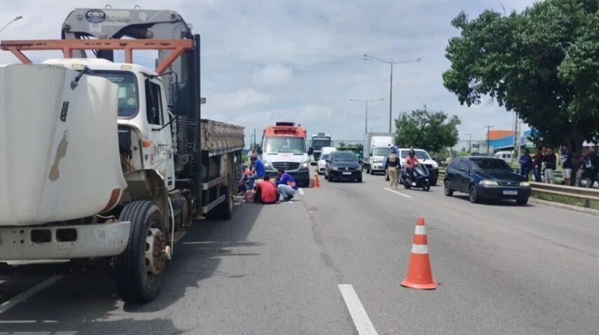 Motociclista de aplicativo morre em acidente na BR-101 nesta sexta (7)