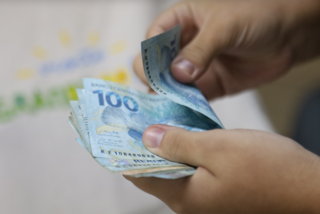 Governo paga salário de março dos servidores neste sábado (29) e aplica R$596 milhões na economia do RN