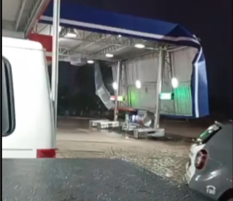 Forte chuva e ventos causam danos em posto de combustível em Janduís