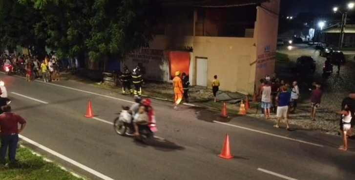 Incêndio criminoso atinge marcenaria na Av. Presidente Dutra em Mossoró