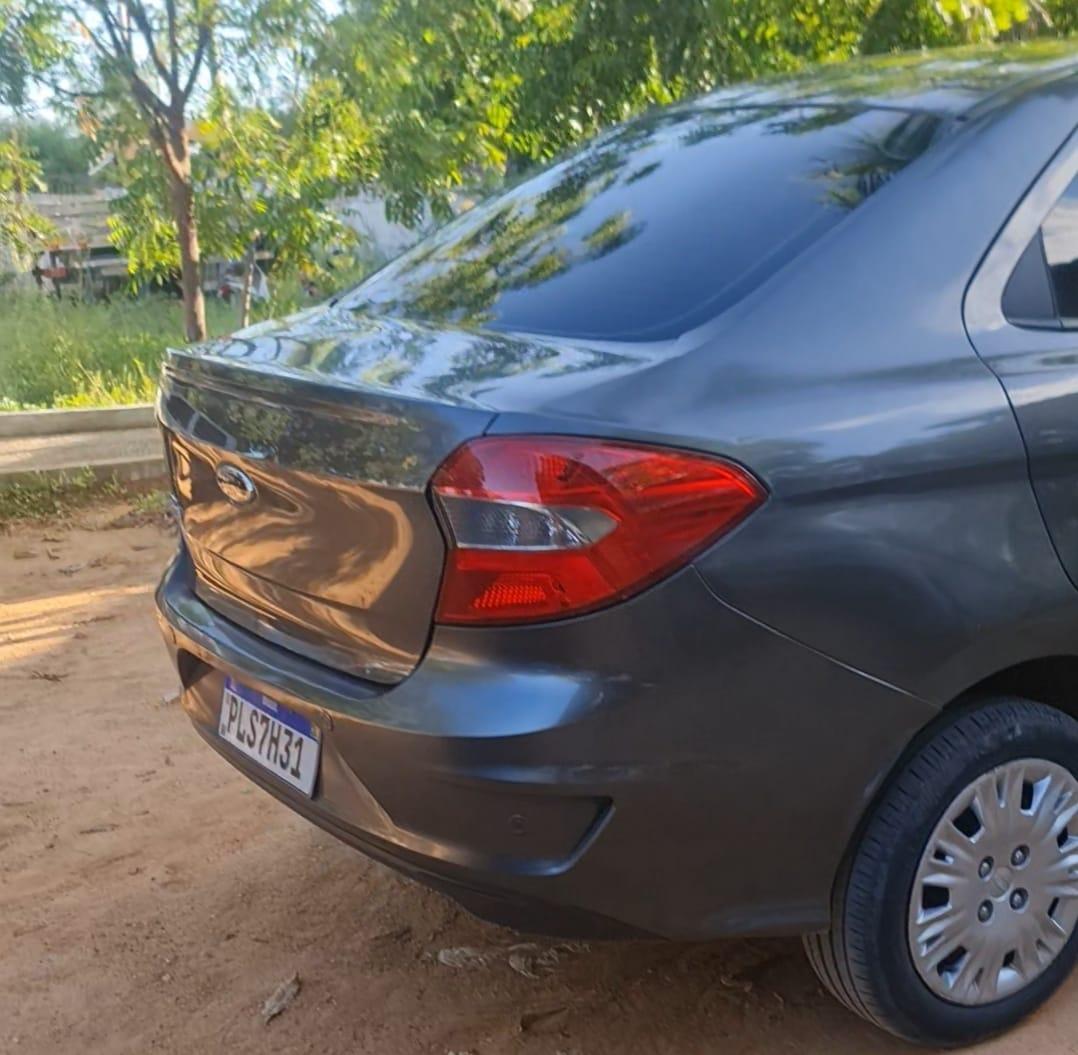 Veículo roubado na Paraíba é recuperado pela PRF em Mossoró e dois homens são presos