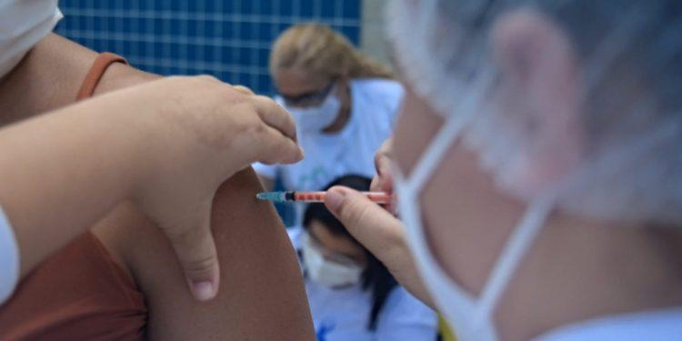 Prefeitura de Mossoró realiza vacinação no bairro Boa Vista neste domingo (4)