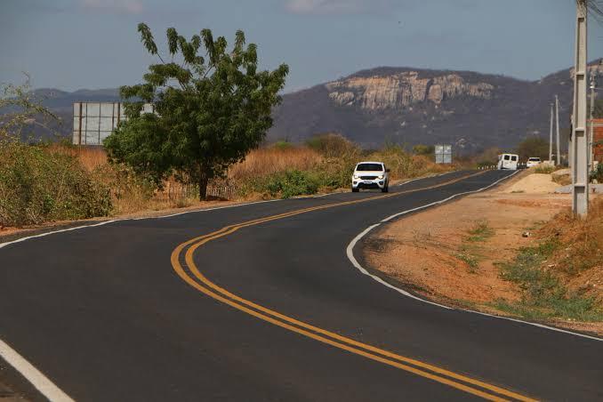 Veículo sai da pista em curva perigosa na RN-177 entre São Miguel e Encanto