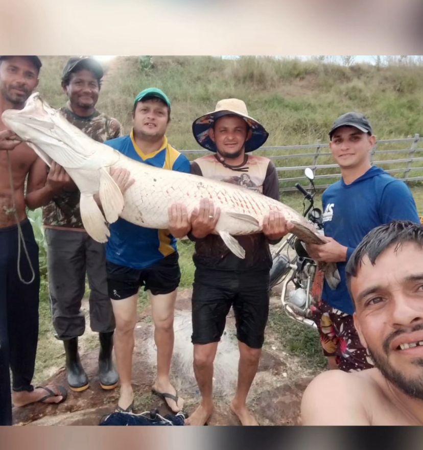 Pescadores capturam pirarucu de 57 quilos em açude de José da Penha