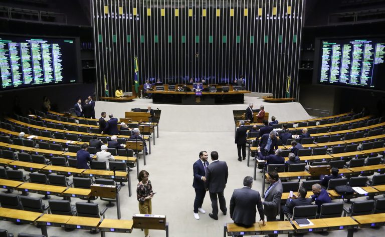 Câmara aprova projeto que obriga votação não presencial em eleição de organização esportiva