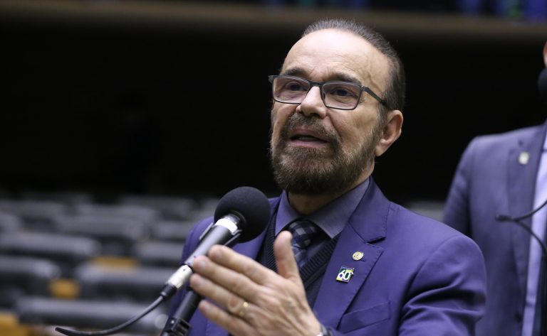 Comissão aprova projeto que prevê o direito de escolha da pessoa idosa sobre formas de cobrança