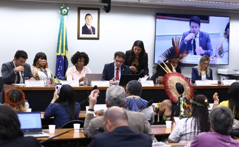 Marco temporal aumenta violência contra indígenas, dizem lideranças e governo