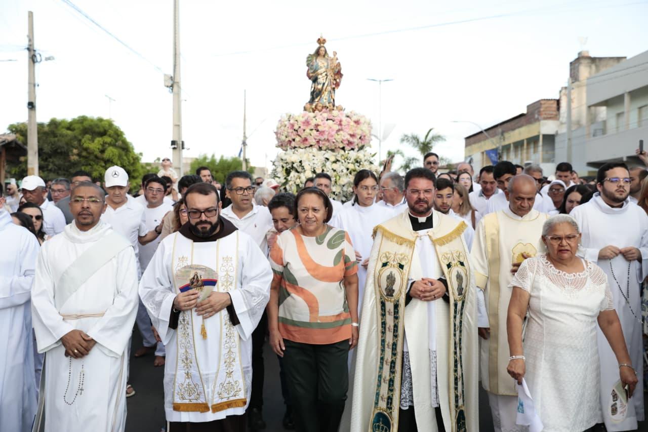 Governadora Fátima Bezerra participa do encerramento da festa de Nossa Senhora dos Aflitos em Jardim de Piranhas