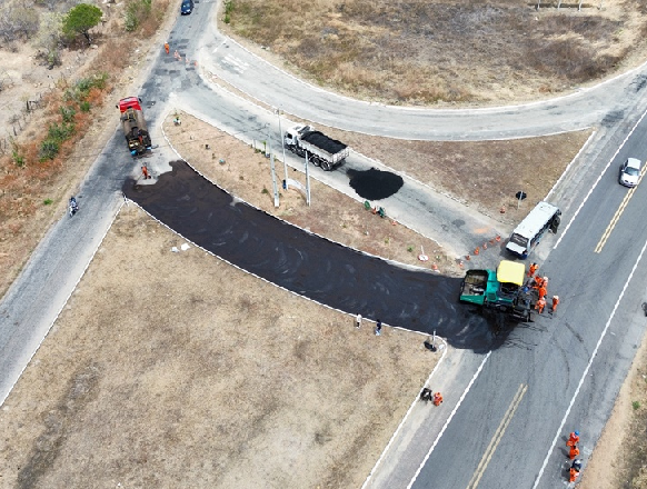 Prefeitura de Pau dos Ferros inicia recapeamento da RN-177 em parceria com o Governo do Estado