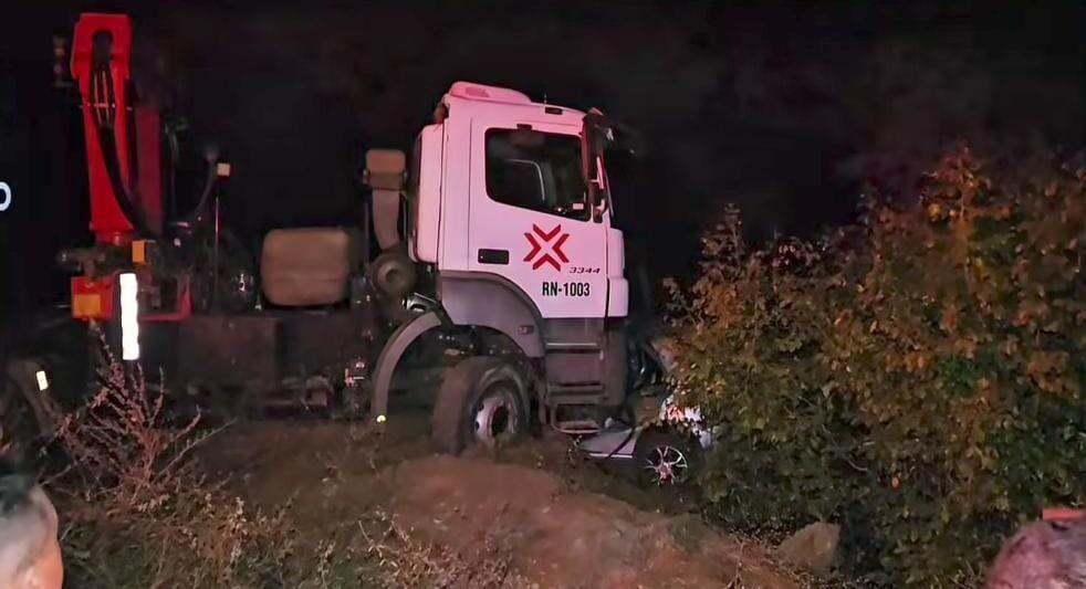 Colisão fatal entre carreta e carro deixa uma vítima morta na RN-117