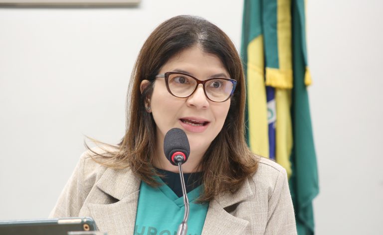 Comissão aprova projeto que obriga planos de saúde a cobrir exames pedidos por nutricionistas