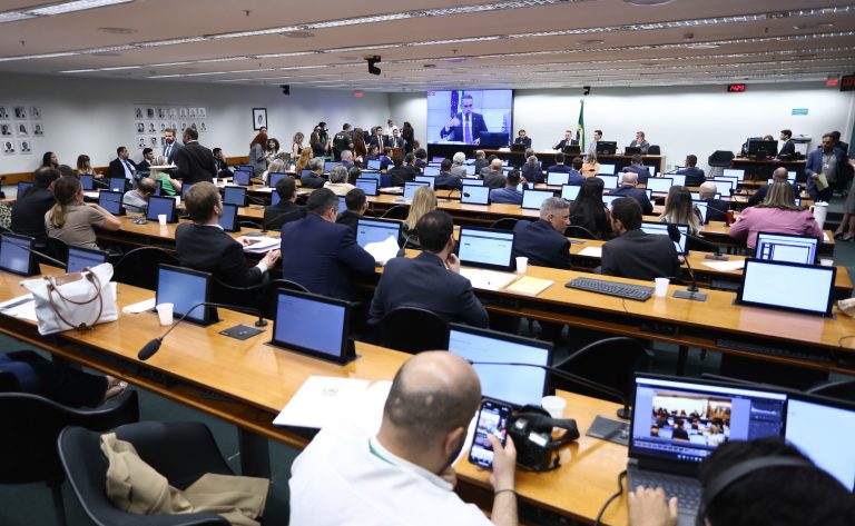 Conselho de Ética arquiva processos contra André Janones e Gustavo Gayer