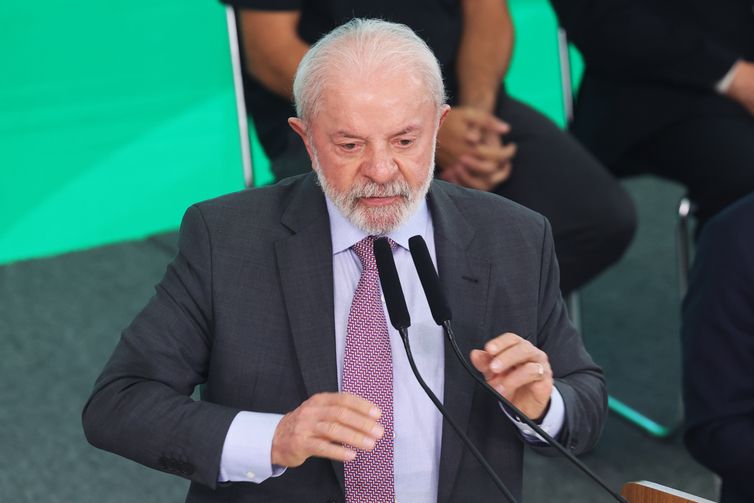 Lula reúne ministros no Alvorada e discute operação policial no Rio 