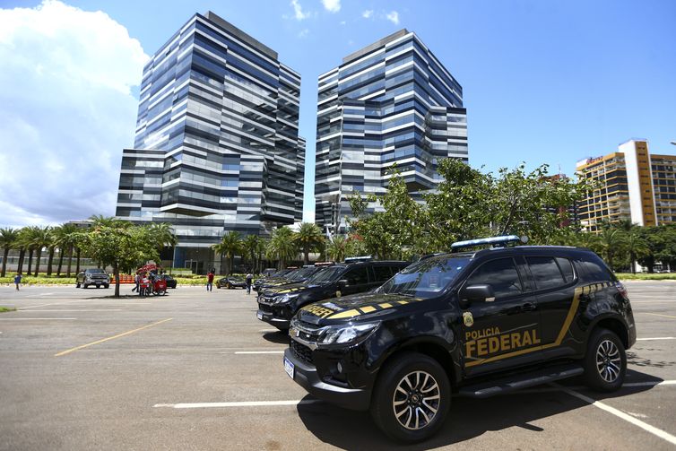 PF quer investigar entrada de ex-assessor de Bolsonaro nos EUA