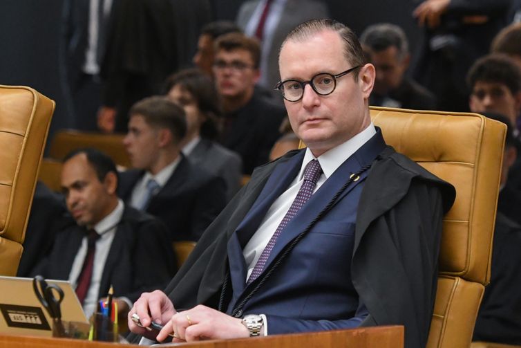 Zanin vota para manter Moro réu por calúnia contra Gilmar Mendes