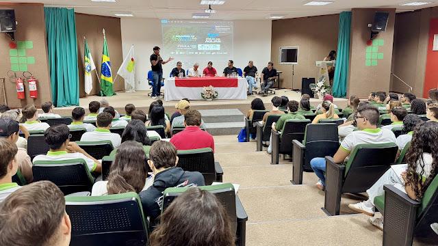 Feira Multissetorial do Médio Oeste inicia com debates sobre fruticultura e sustentabilidade da água
