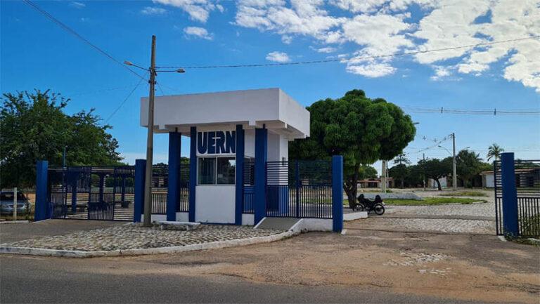 Uern lança seleção para o Programa AfirmaSUS com 20 vagas destinadas a estudantes da área da saúde