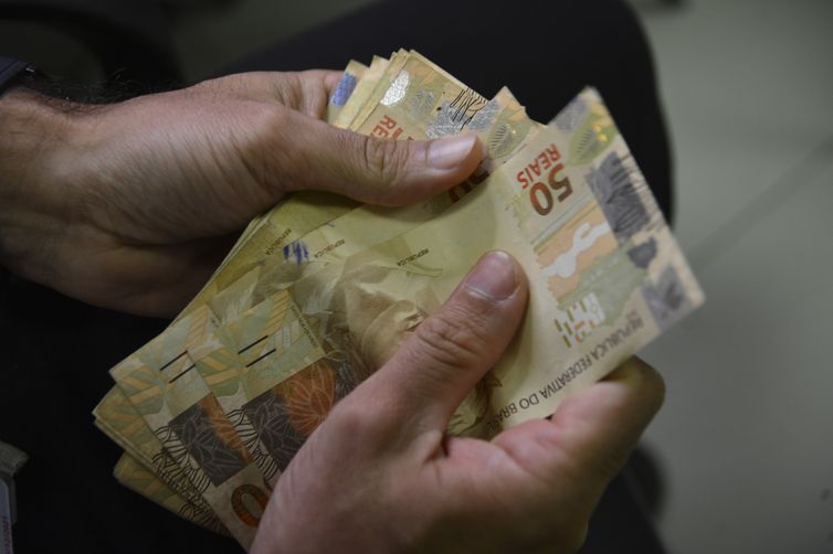 Codefat aprova calendário do abono salarial de 2025