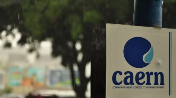 Vazamento em adutora interrompe abastecimento de água em Carnaúba dos Dantas