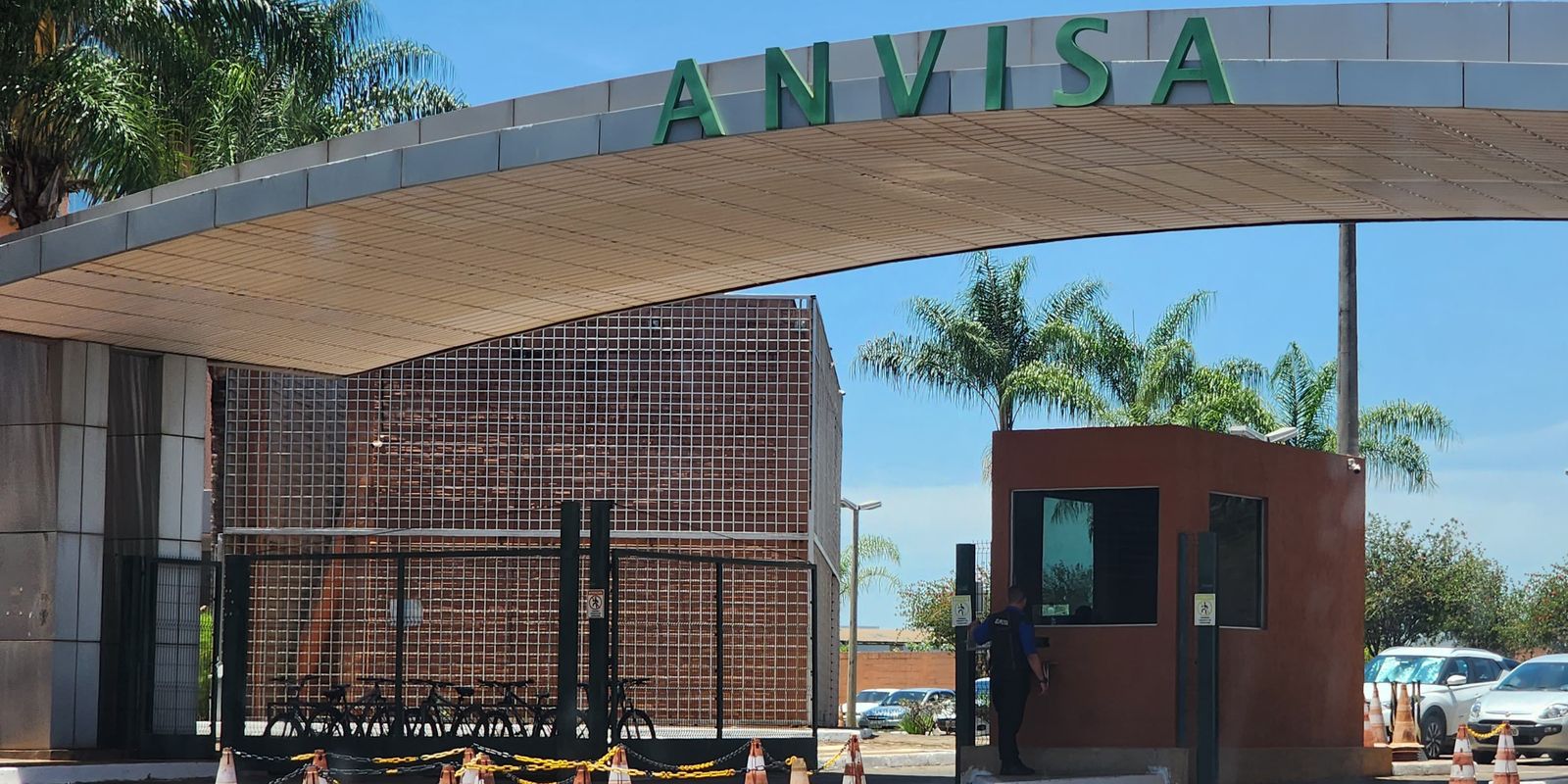 Anvisa recolhe lote de chocolate Laka por erro de rotulagem