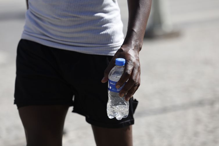O calor provoca mais de 2,6 mil emergências no Rio de Janeiro