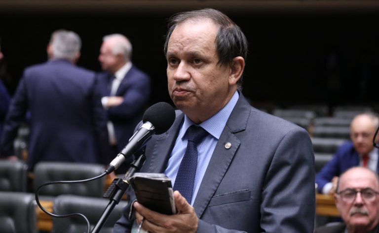 Comissão aprova proposta que veda a privatização de praias e a cobrança de pedágio em orlas