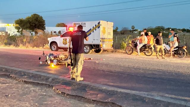 Agricultor de 63 anos morre após colisão entre moto e caminhão na BR-405 em Apodi