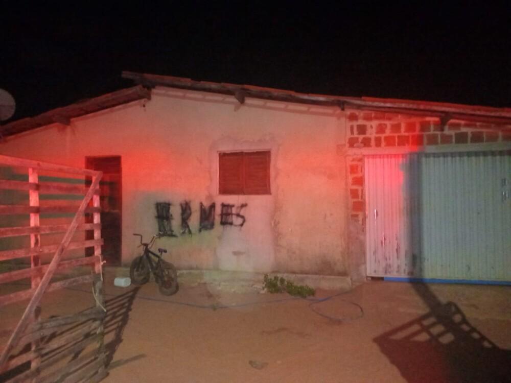 Jovem de 17 anos é morto a tiros dentro de casa na Comunidade da Maísa em Mossoró