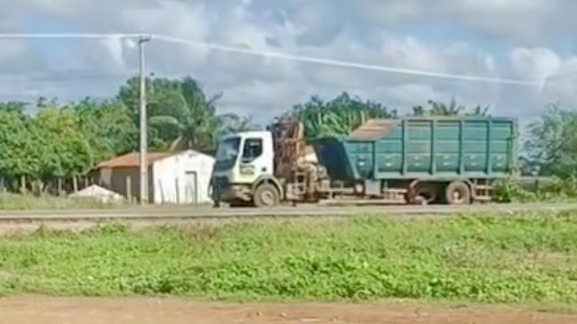 Pneu se solta de caminhão e atinge residência às margens da BR-405 em Apodi