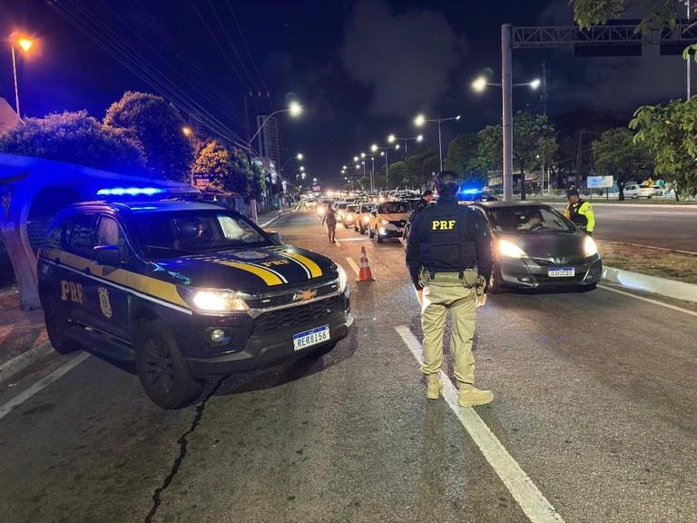 PRF cumpre mandados de prisão e prende quatro pessoas nos primeiros dias da Operação Carnaval no RN
