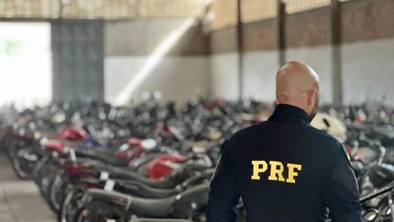 PRF realiza primeiro leilão de veículos de 2026 no Rio Grande do Norte