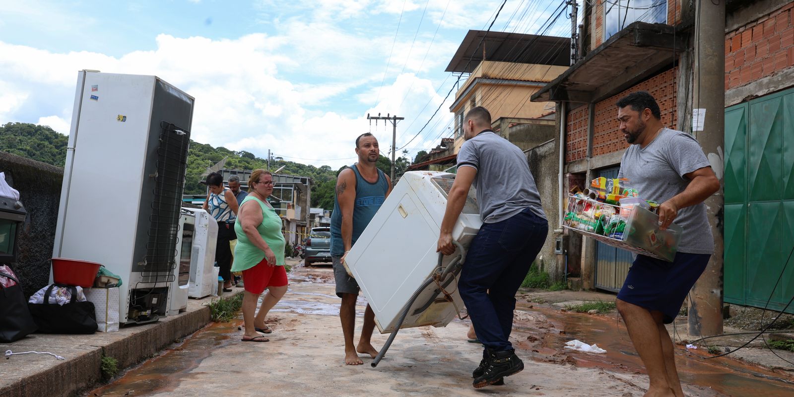 Ministério da Saúde envia equipes do SUS para auxiliar municípios mineiros afetados por fortes chuvas