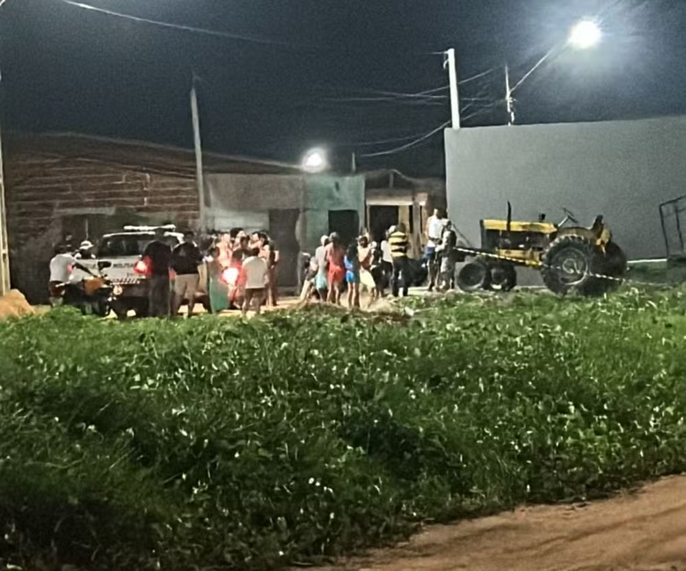 Três homens são mortos a tiros no centro de Touros