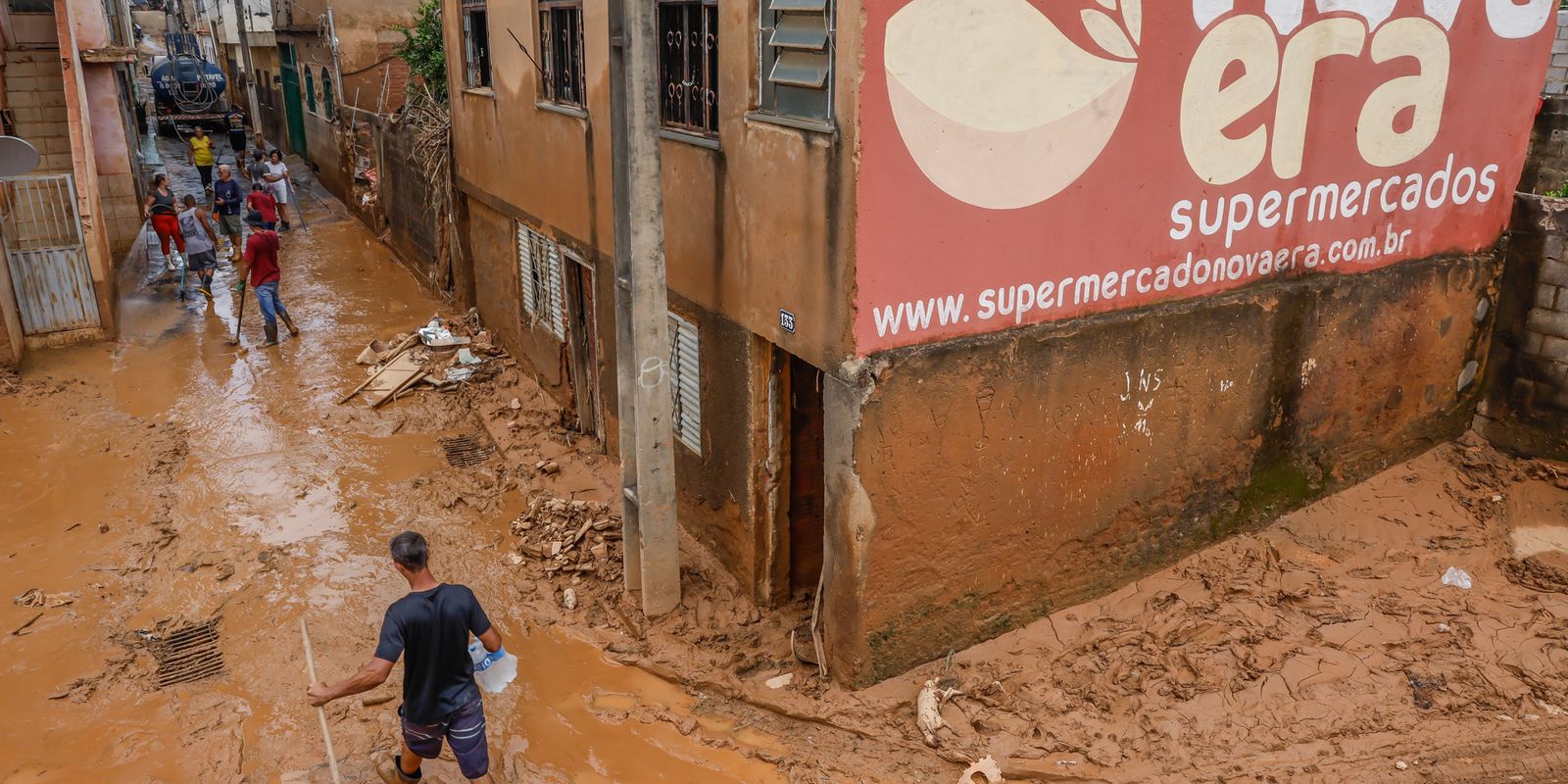 Cidade mineira de Ubá registra primeiro óbito por leptospirose após cheias