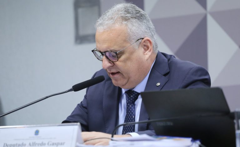 CPMI do INSS prevê encerramento nesta noite, independentemente da aprovação do relatório