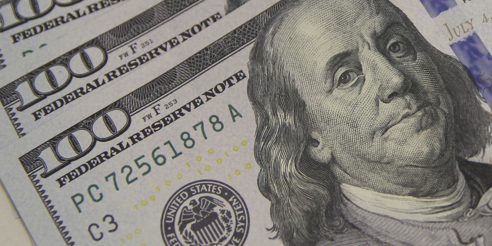 Dólar encerra o dia em R$ 5,28 em meio a temores no Oriente Médio