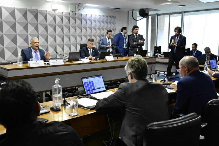 Membros da CPMI do INSS acessarão dados sigilosos de Daniel Vorcaro