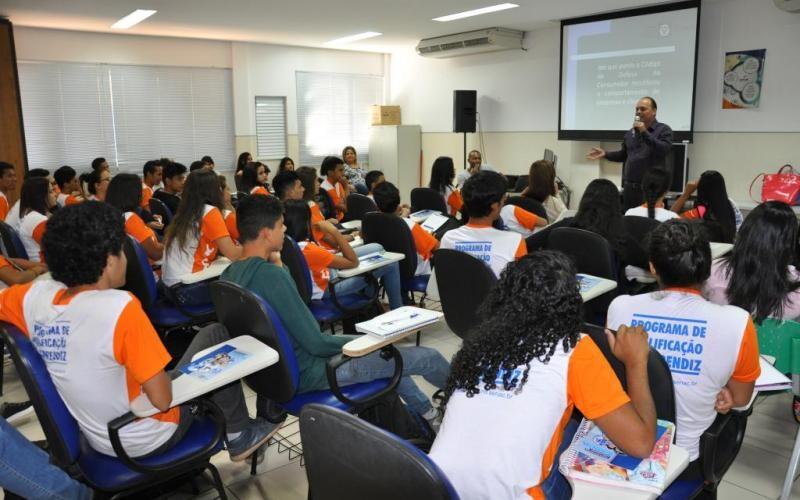 Senac RN abre mais de 3 mil vagas gratuitas em cursos presenciais e a distância
