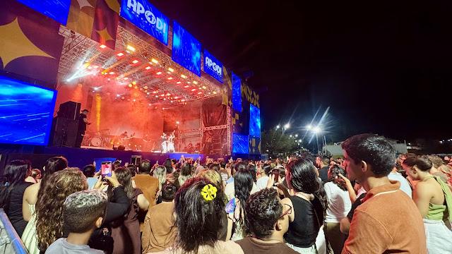Sob forte chuva, festival Água Viva reúne multidão em Apodi e garante nova edição em 2027