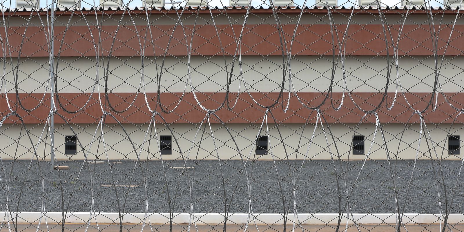 Banqueiro Daniel Vorcaro é transferido para penitenciária federal em Brasília