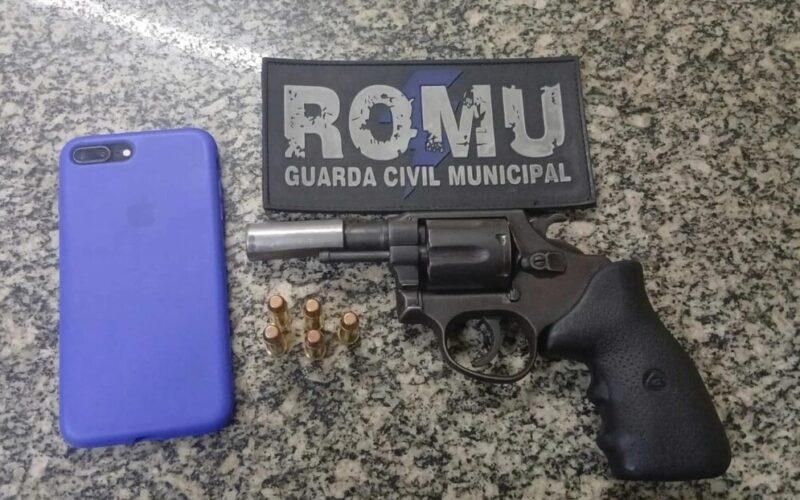 Abordagem da GCM termina com apreensão de arma e prisão em Mossoró