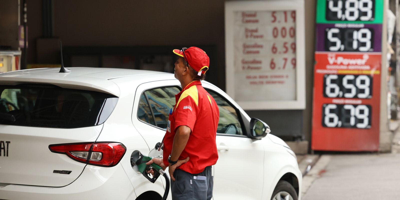 Governo propõe usar receitas excedentes do petróleo para desonerar combustíveis