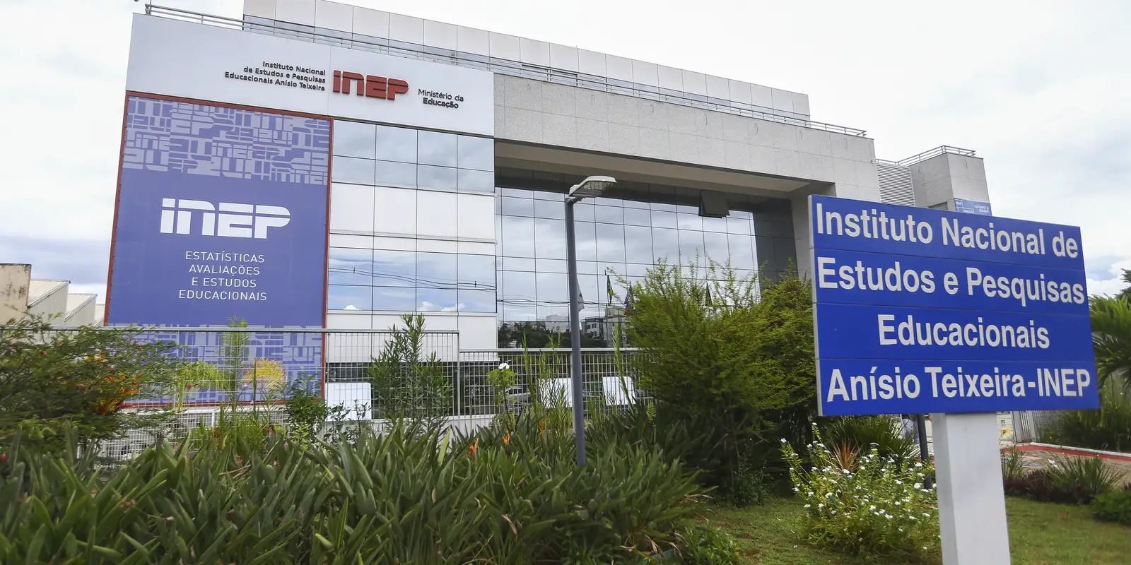 MEC amplia período para solicitação de isenção da taxa do Enem 2026