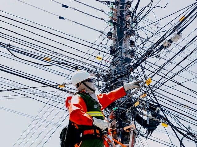 Neoenergia Cosern retira mais de 9,6 toneladas de cabos irregulares no RN em três meses